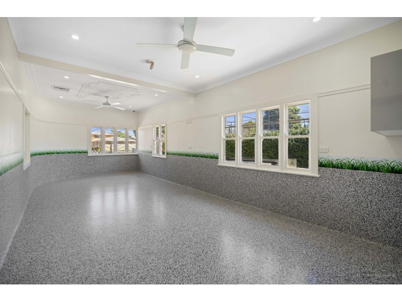 225 Herries Street, Newtown QLD 4350