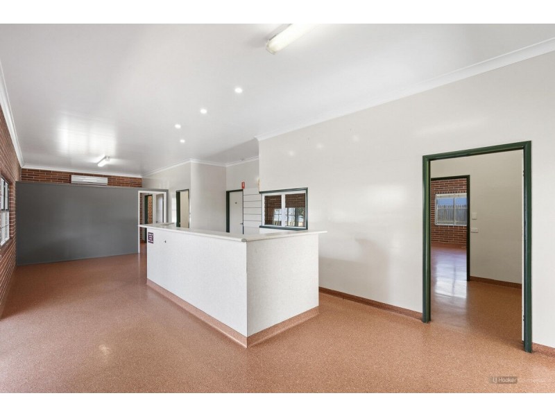 485-487 Tor Street, Newtown QLD 4350