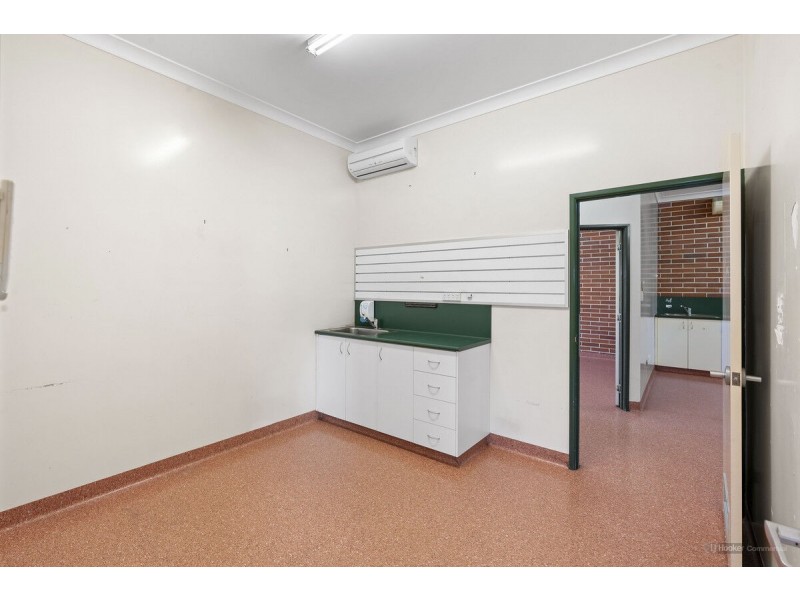 485-487 Tor Street, Newtown QLD 4350