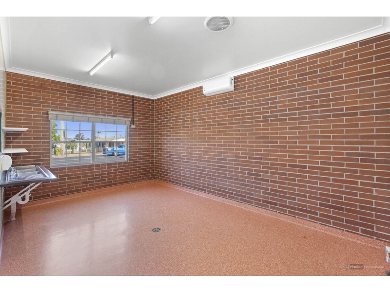 485-487 Tor Street, Newtown QLD 4350
