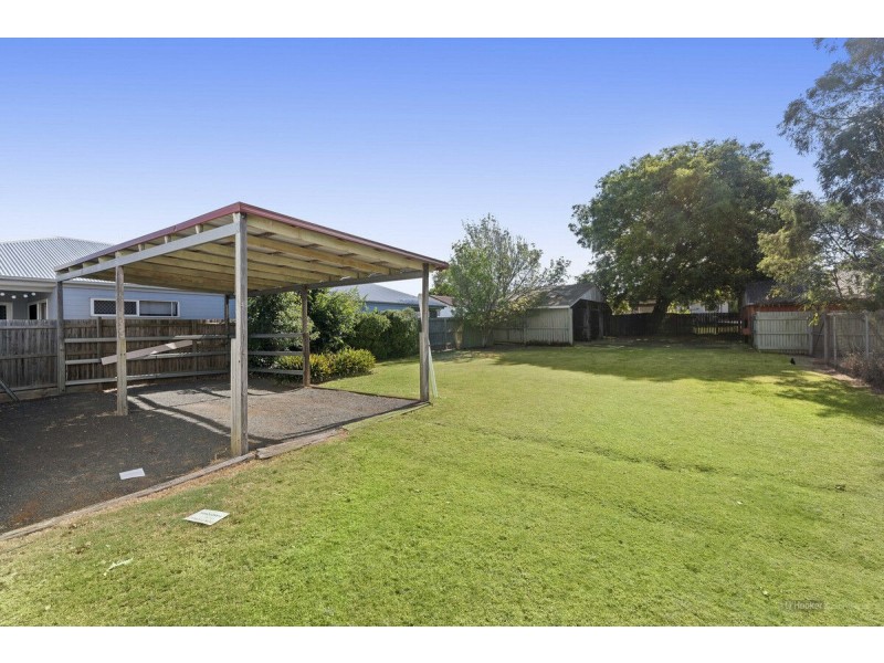 485-487 Tor Street, Newtown QLD 4350