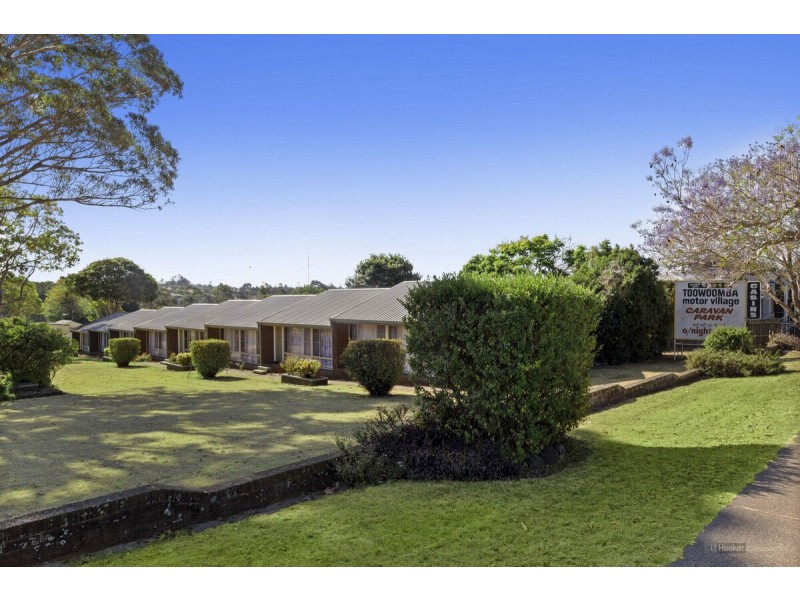 821 Ruthven Street, Kearneys Spring QLD 4350