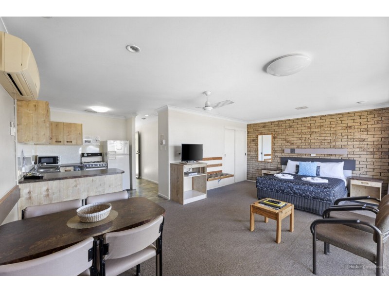 821 Ruthven Street, Kearneys Spring QLD 4350