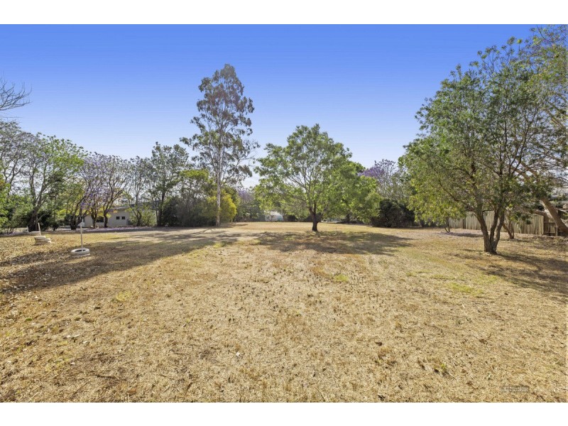 10609 New England Highway, Highfields QLD 4352