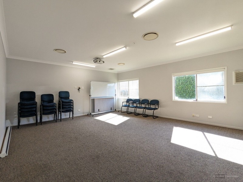 17 Freighter Avenue, Wilsonton QLD 4350