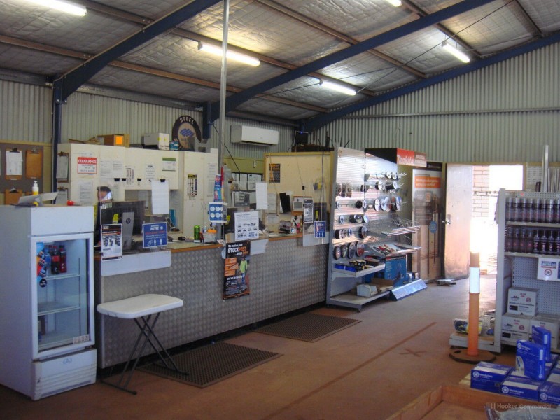 102-106 Raglan Street, Roma QLD 4455