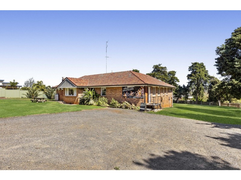 61 Ruthven Street, Harlaxton QLD 4350