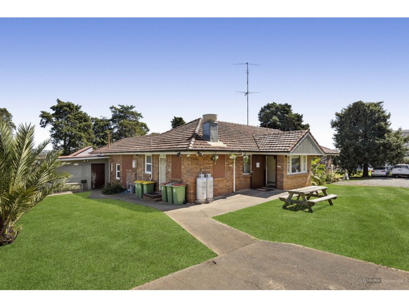 61 Ruthven Street, Harlaxton QLD 4350