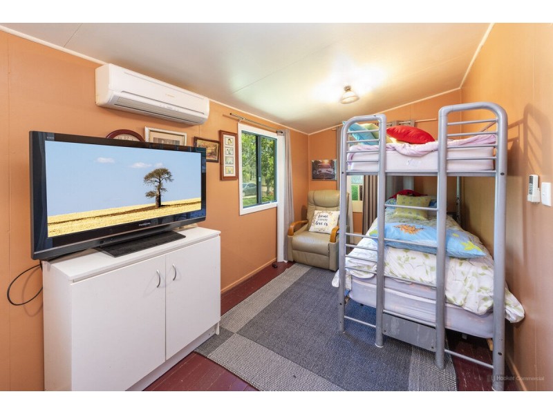 7 Laycock Road, Miles QLD 4415