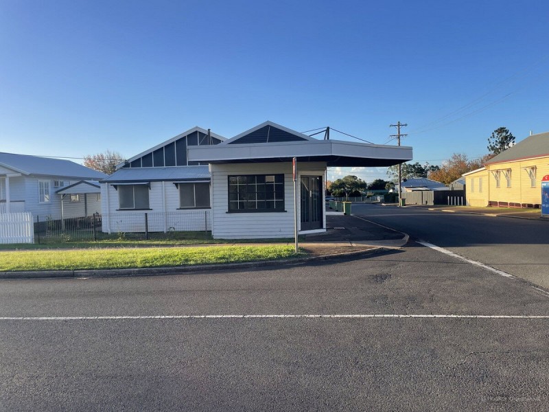 5a Clairmont Street, Newtown QLD 4350