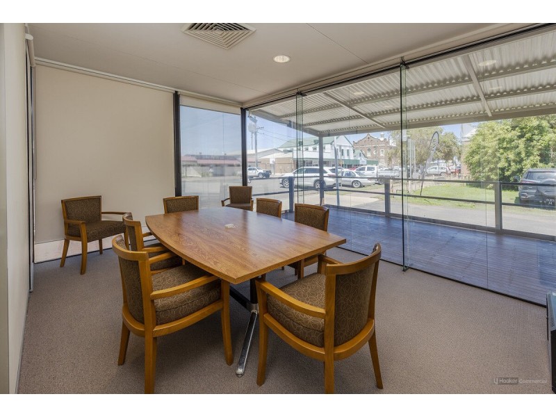 63 Arthur Street, Roma QLD 4455
