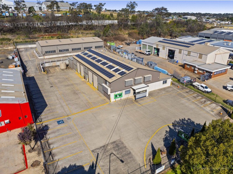 318-320 Anzac Avenue, Harristown QLD 4350