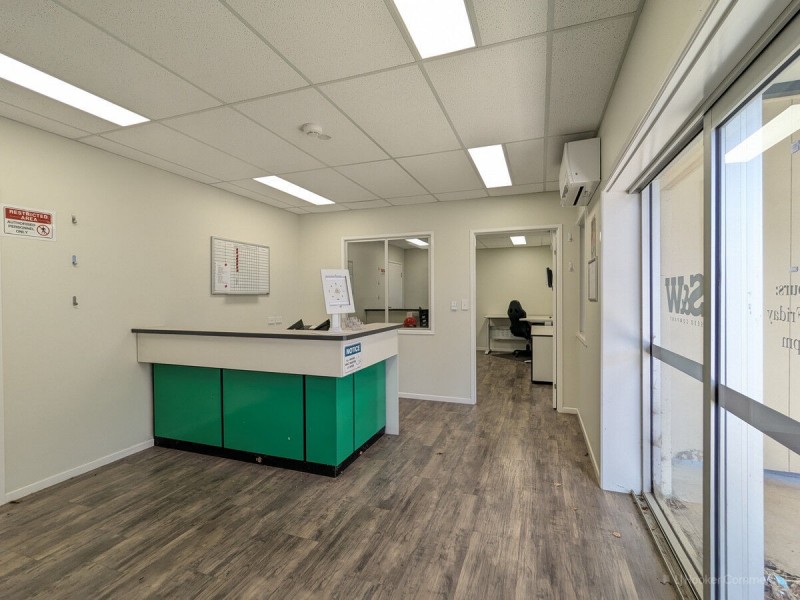 318-320 Anzac Avenue, Harristown QLD 4350