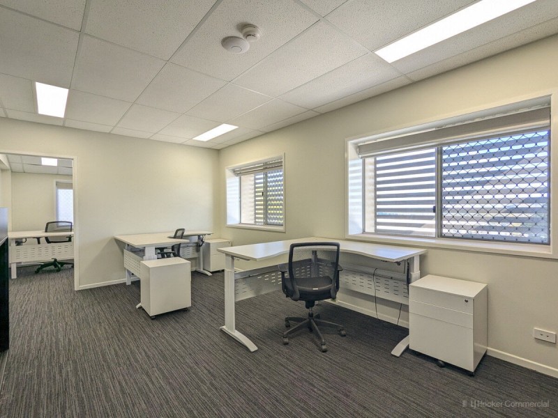 318-320 Anzac Avenue, Harristown QLD 4350