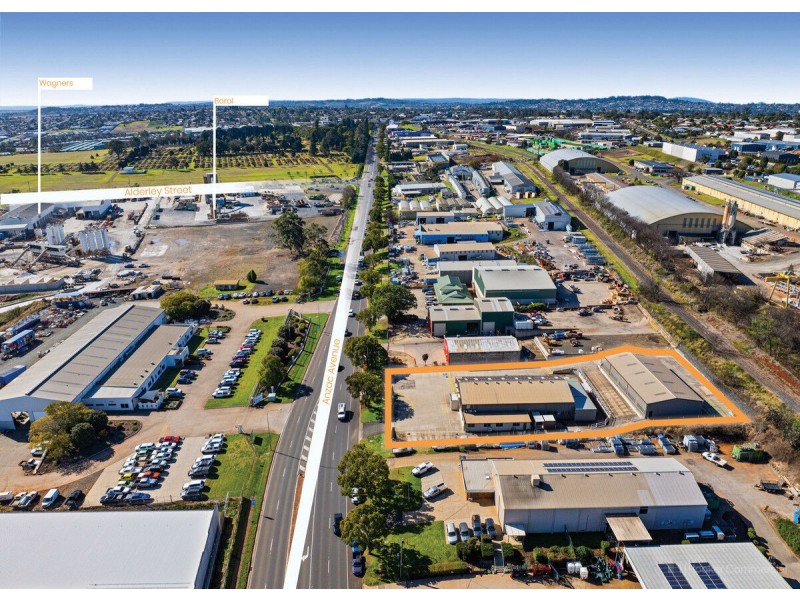 318-320 Anzac Avenue, Harristown QLD 4350