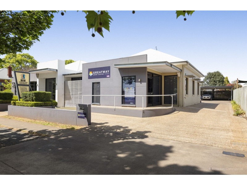 2/106-108 Herries Street, East Toowoomba QLD 4350
