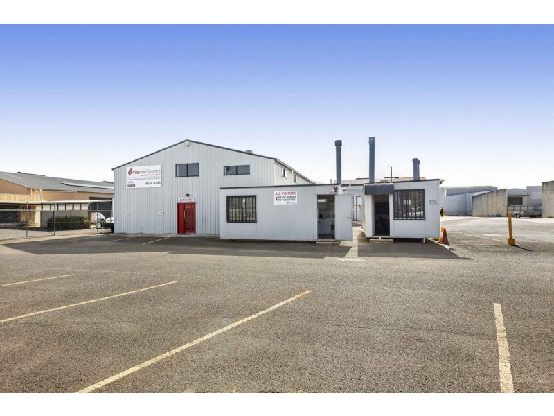 11 – 13 Enterprise Street, Wilsonton QLD 4350