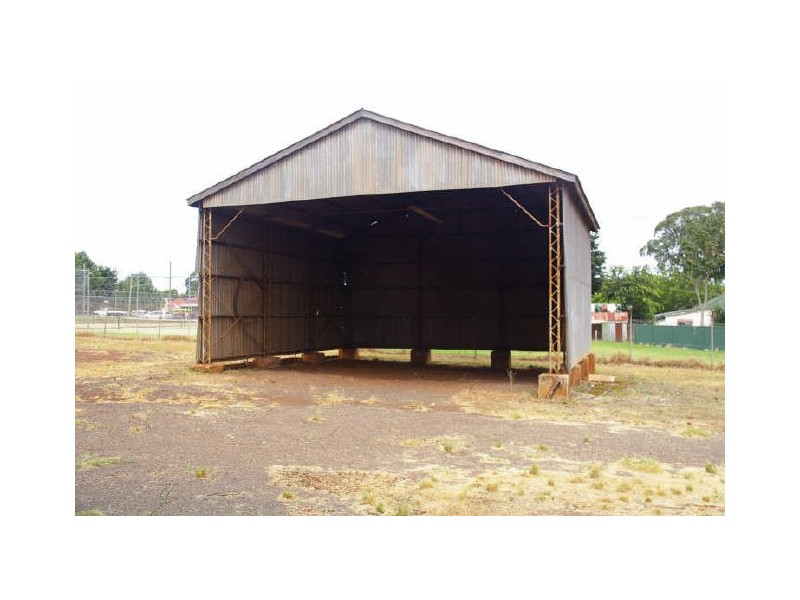 8 Link Street, North Toowoomba QLD 4350