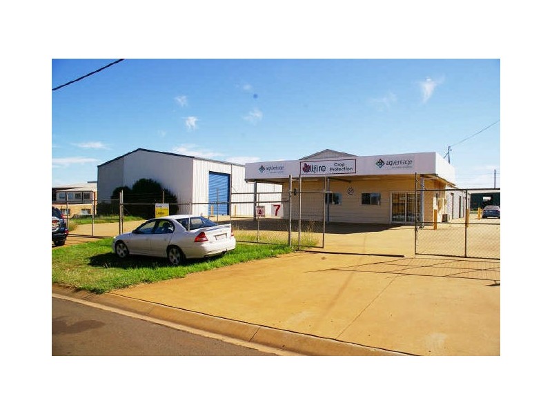 7 Tait Street, Toowoomba QLD 4350