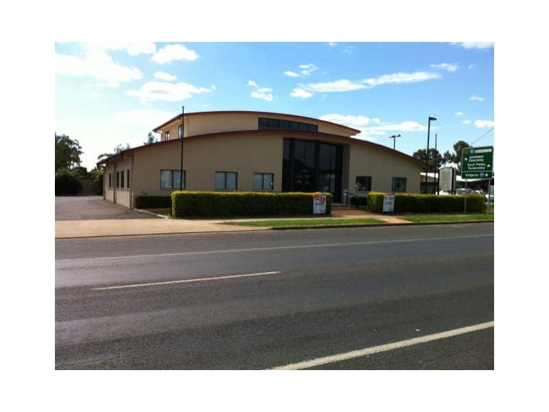 30 Nicholson Street, Dalby QLD 4405