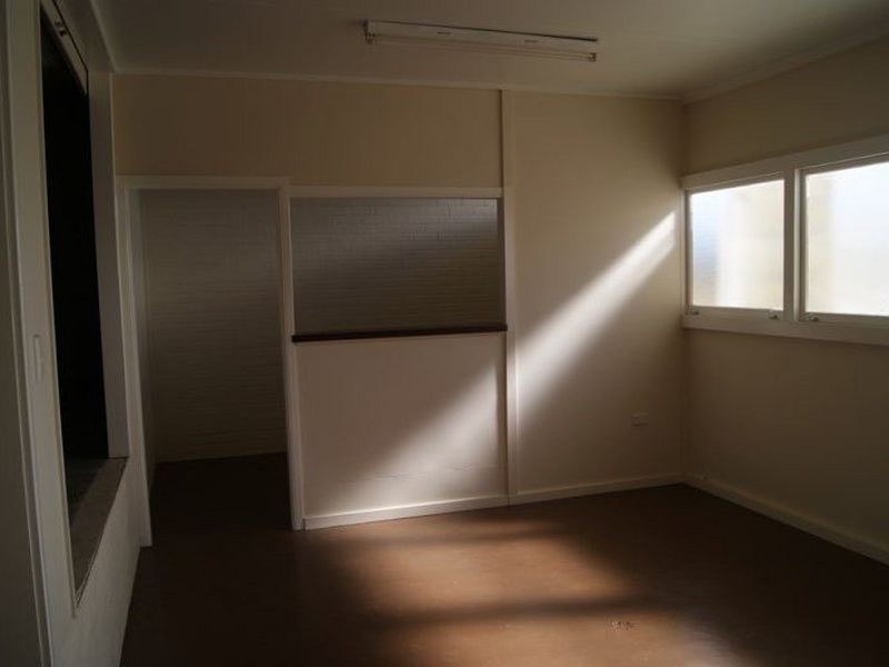 10 Makepeace Street, Rockville QLD 4350