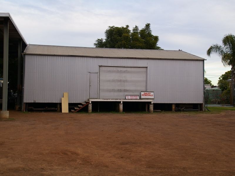 37 Skelton Street, Dalby QLD 4405