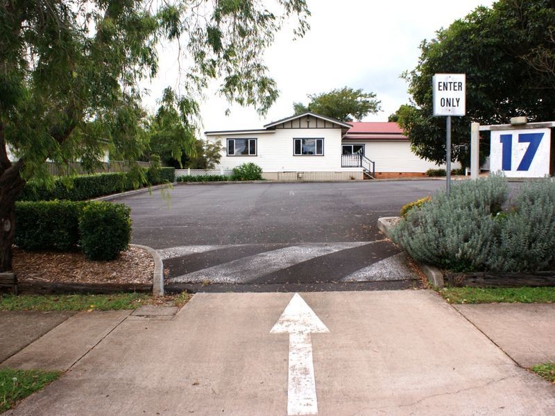 17 Long Street, Rangeville QLD 4350