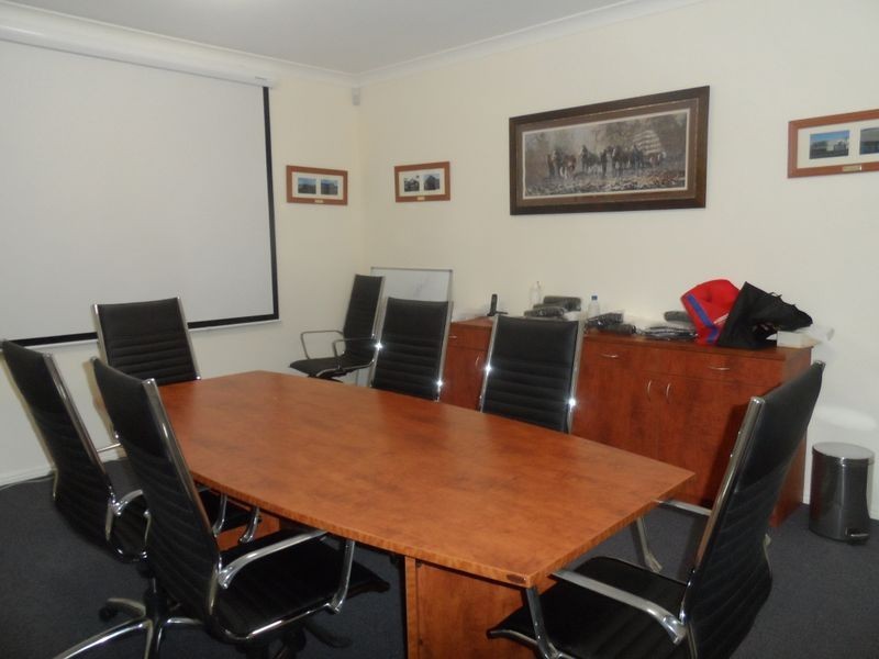 2/98 Anzac Avenue, Newtown QLD 4350