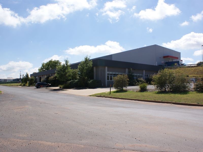 Tenancy 2/550A Alderley Street, Harristown QLD 4350