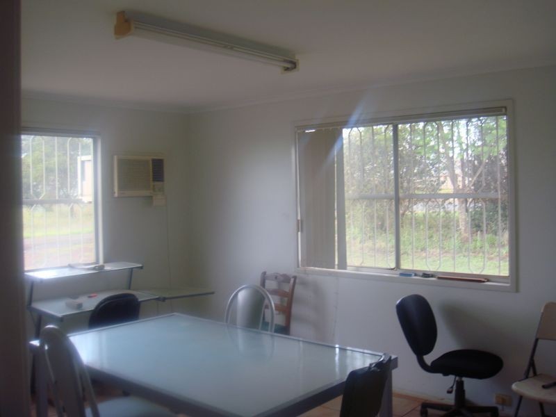 86 Industrial Avenue, Wilsonton QLD 4350