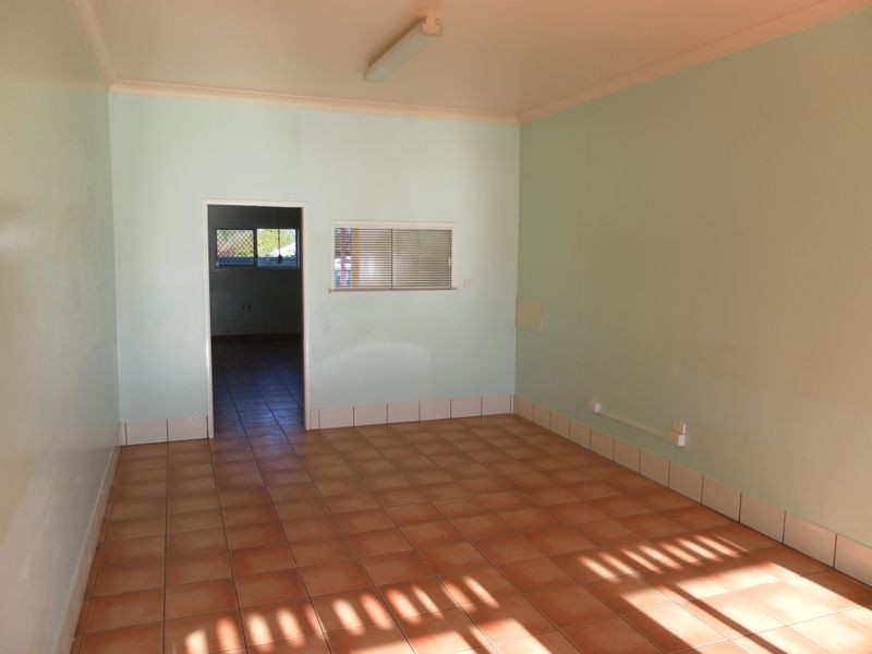 8a/462 West Street, Kearneys Spring QLD 4350