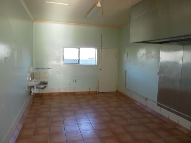 8a/462 West Street, Kearneys Spring QLD 4350