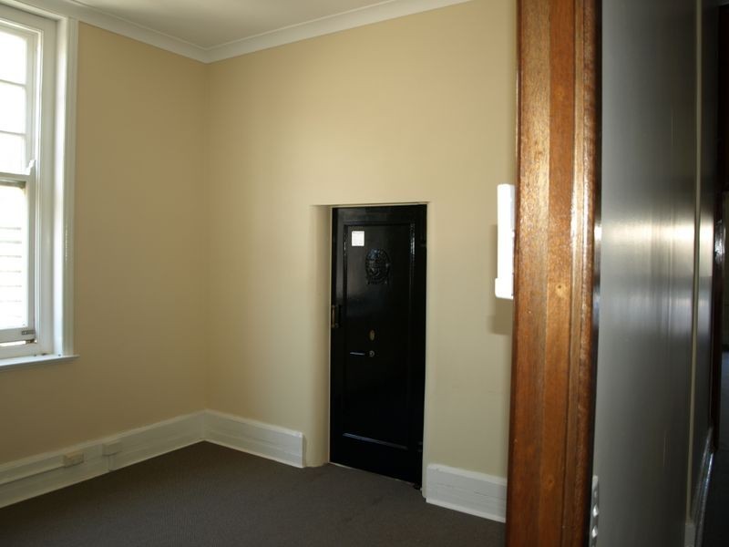 61 McDowall Street, Roma QLD 4455