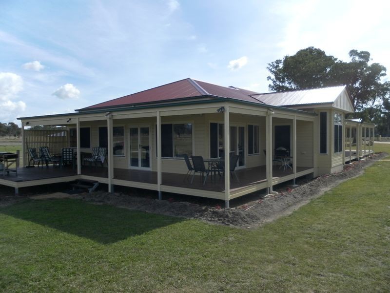 0 – Lyra Views Cafe, Stanthorpe QLD 4380