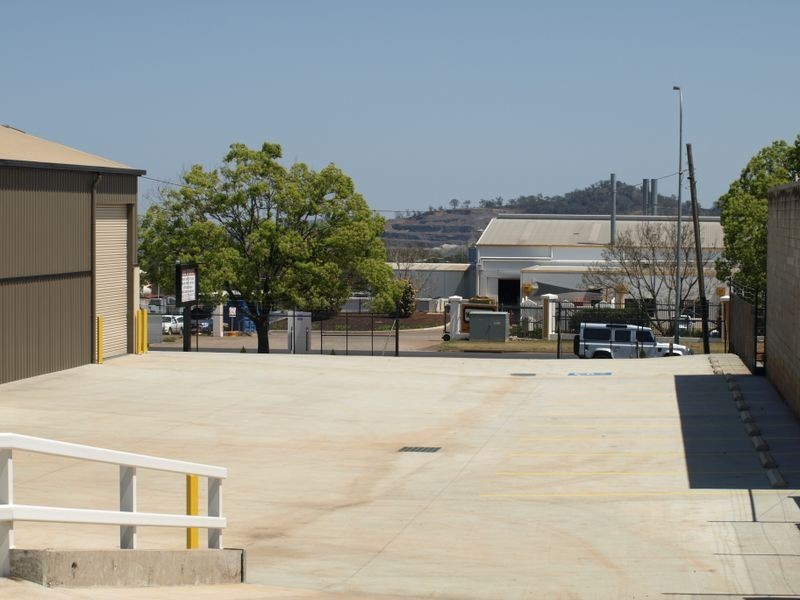 318 Anzac Avenue, Harristown QLD 4350