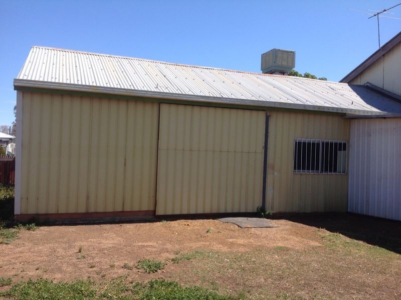 31 Nicholson Street, Dalby QLD 4405