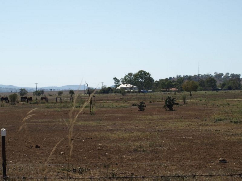 1 Hamlyn Road, Oakey QLD 4401