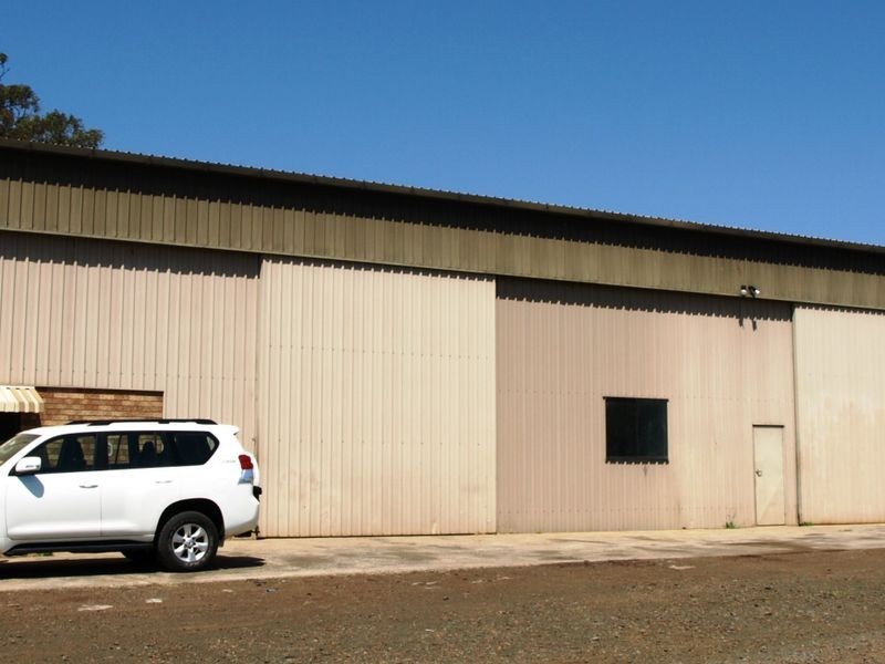 8700 Warrego Highway, Withcott QLD 4352