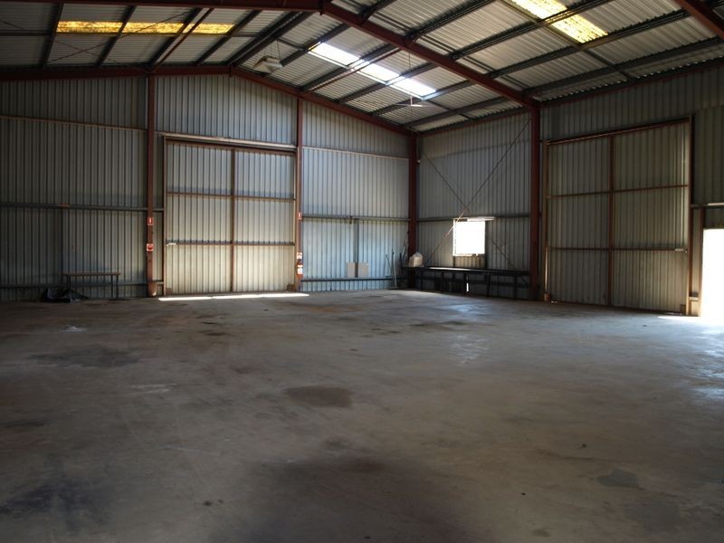 8700 Warrego Highway, Withcott QLD 4352