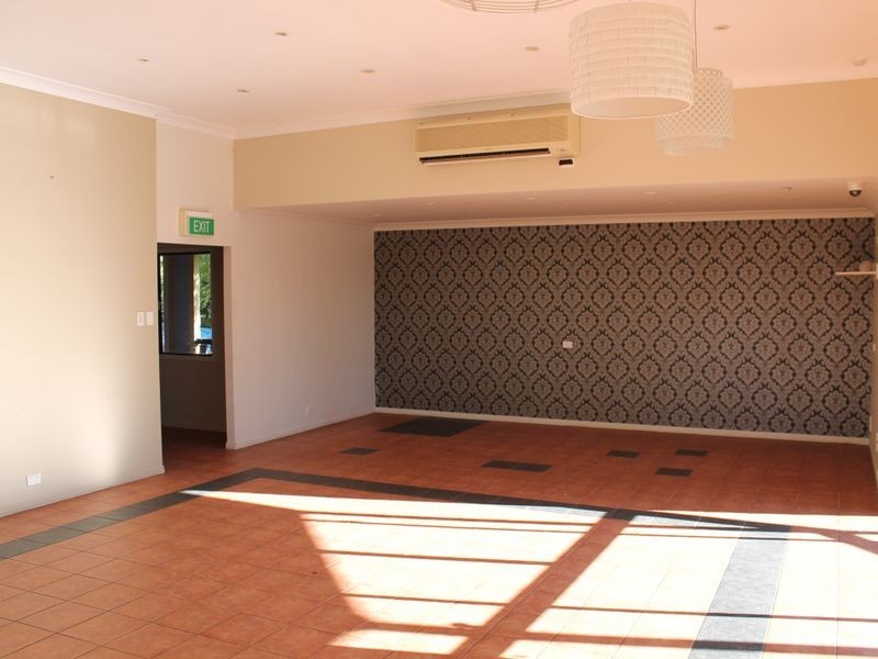 2/10476 New England Highway, Highfields QLD 4352