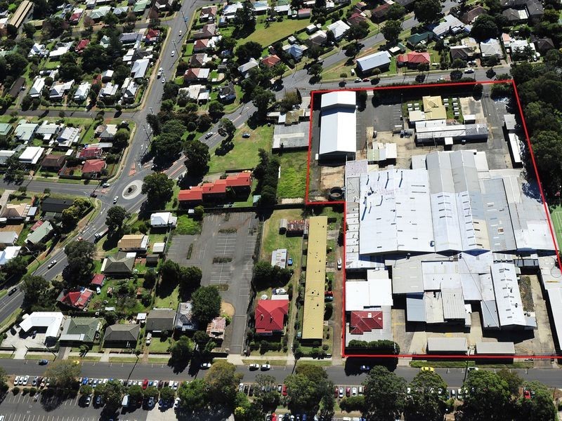 1/256 Herries Street, Newtown QLD 4350