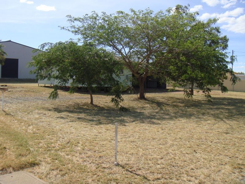 99 Raglan Street, Roma QLD 4455