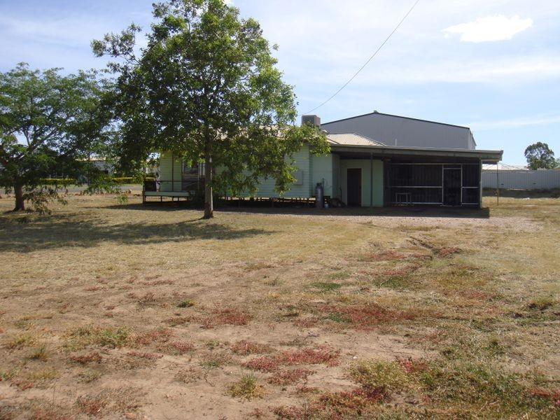 99 Raglan Street, Roma QLD 4455