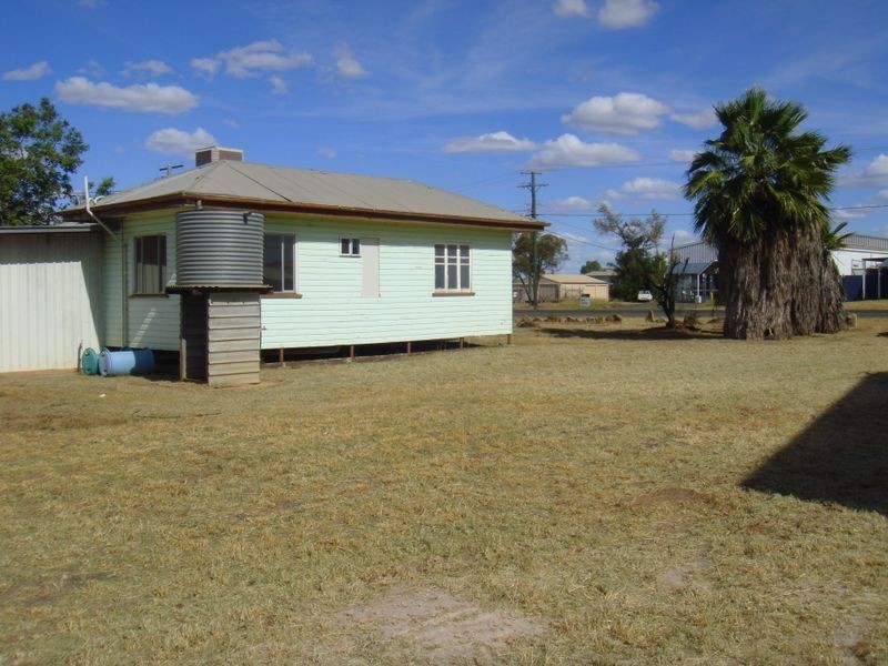 99 Raglan Street, Roma QLD 4455