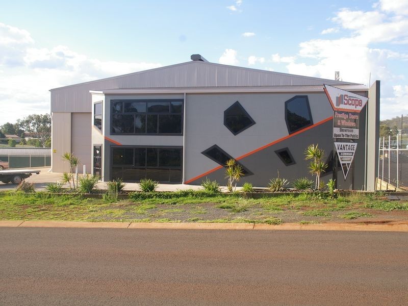 15 Freighter Avenue, Wilsonton QLD 4350