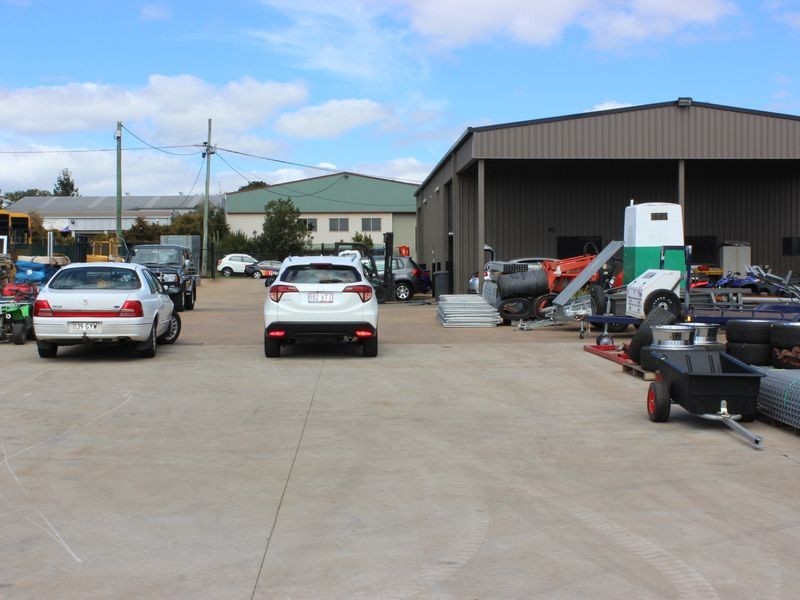 7 Rocla Court, Glenvale QLD 4350