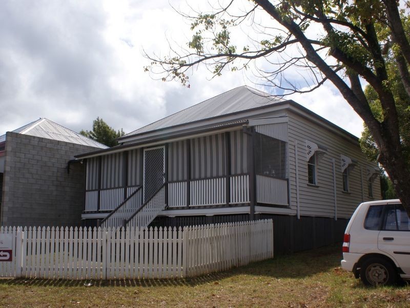 232 Ruthven Street, North Toowoomba QLD 4350