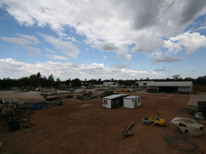 51-63 Downes Road (Warrego Highway), Chinchilla QLD 4413