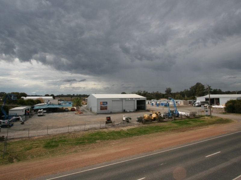 51-63 Downes Road (Warrego Highway), Chinchilla QLD 4413