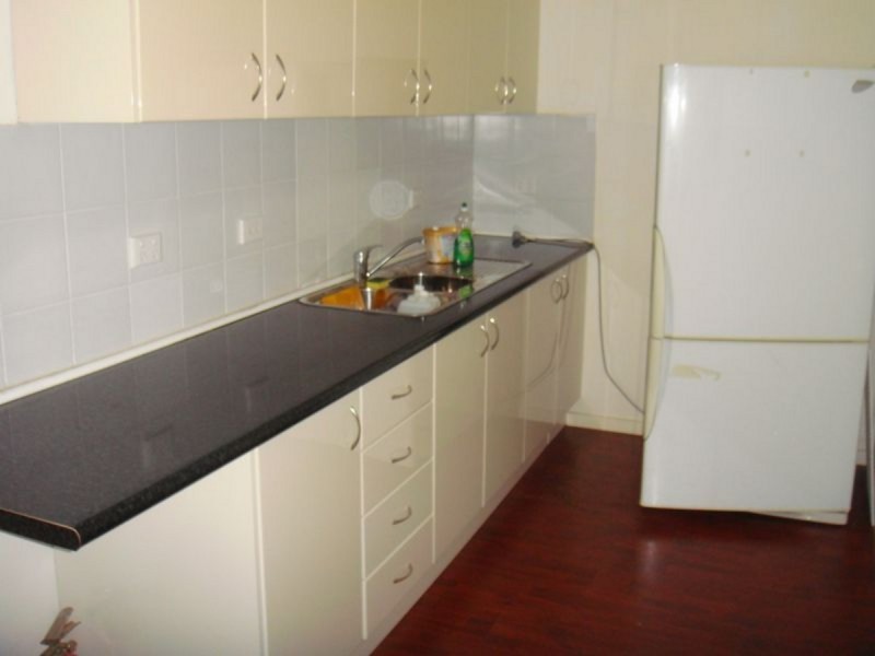 71 Feather Street, Roma QLD 4455